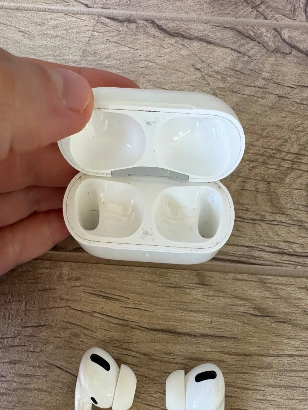 Apple AirPods Pro (1st Generation)